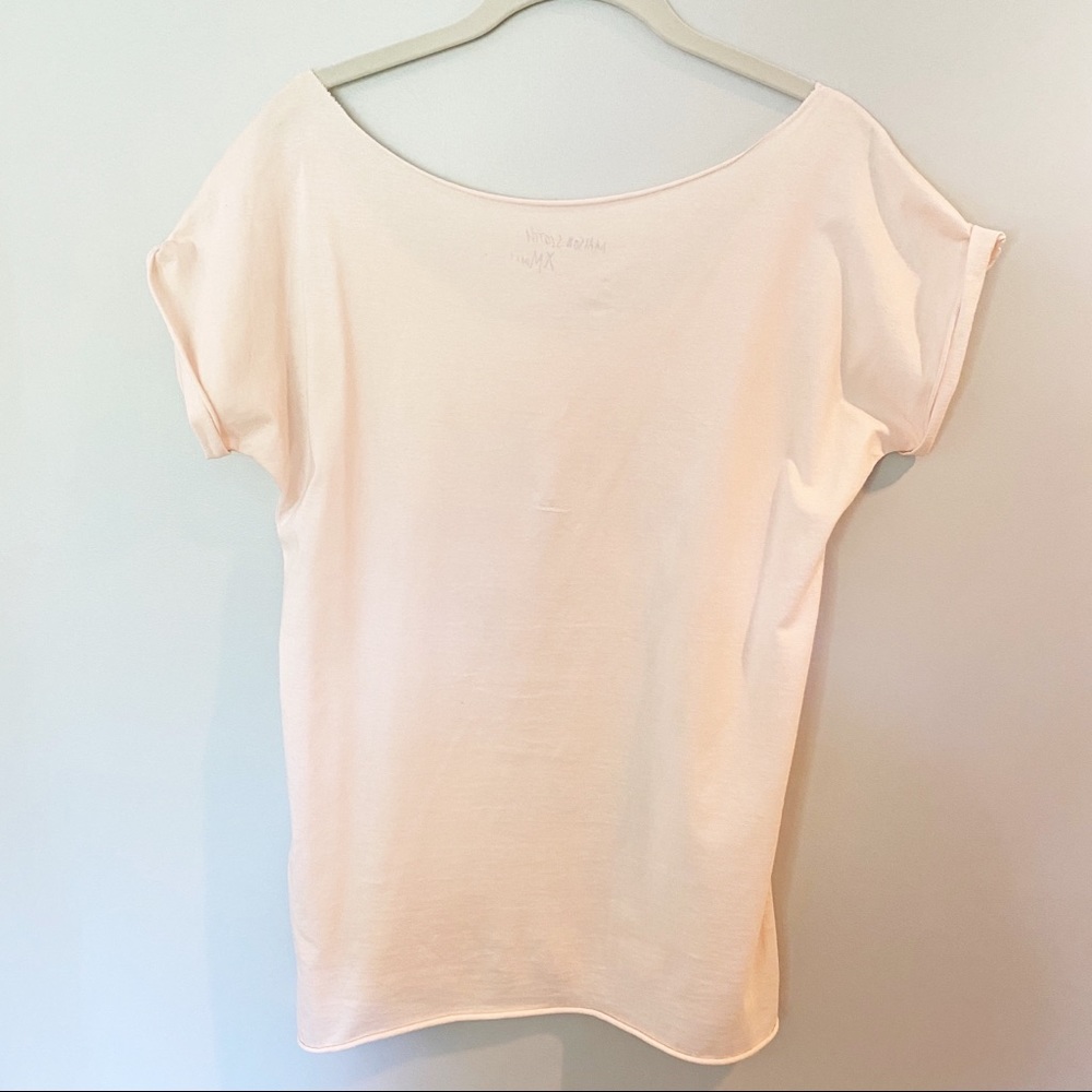 Pink t shirt with wine types. - Picture 2 of 2